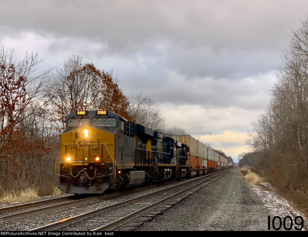 CSX 3192 on I009